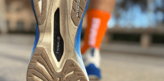 Una es imbatible en Hyrox por 80€ y la otra te salva la maratón: las placas de carbono de Olympikus Olympikus Corre Supra 2 Suela delante