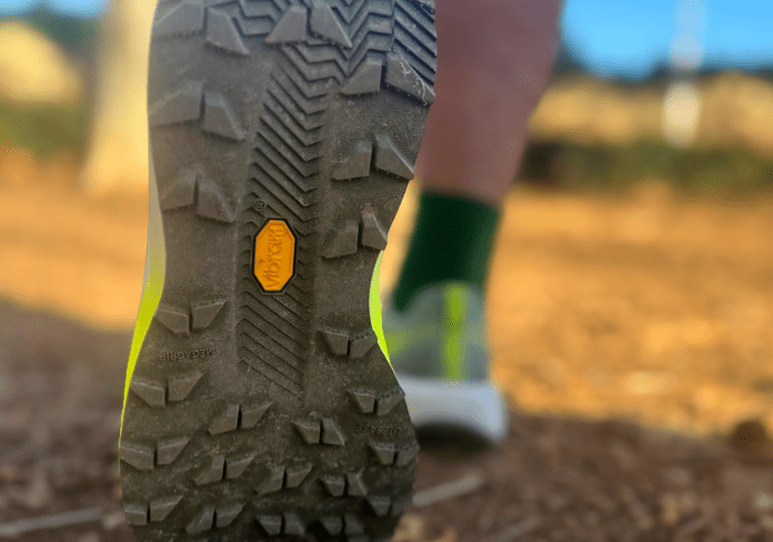 New Balance FuelCell SuperComp Trail v2