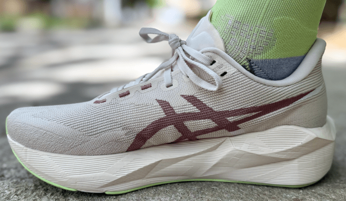 ASICS Novablast 6 Arco