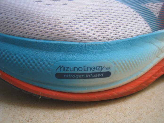 Mizuno Wave Rider 30 Mediasuela Enezy NXT