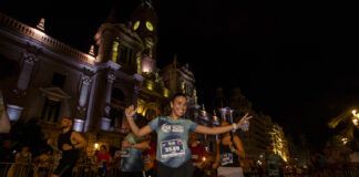 La gran noche del running valenciano corona a Pablo Alba y Beatriz Álvarez en la 15K Nocturna Valencia