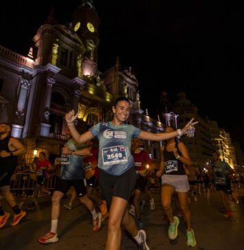 La gran noche del running valenciano corona a Pablo Alba y Beatriz Álvarez en la 15K Nocturna Valencia 15knocturna valencia 2026 1
