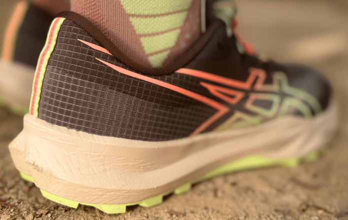 ASICS Fuji Lite 7 Collar