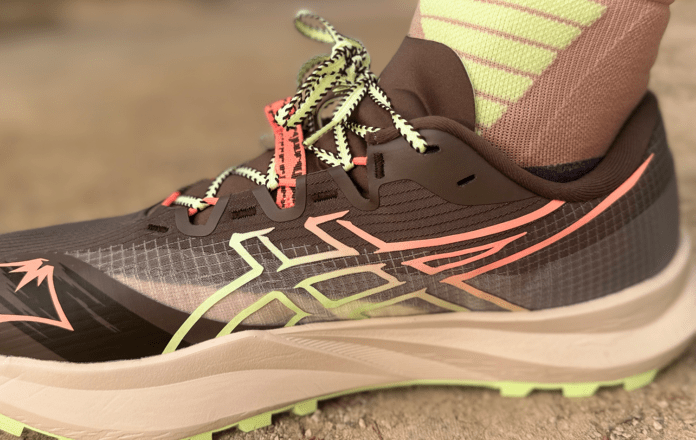 ASICS Fuji Lite 7 Logo
