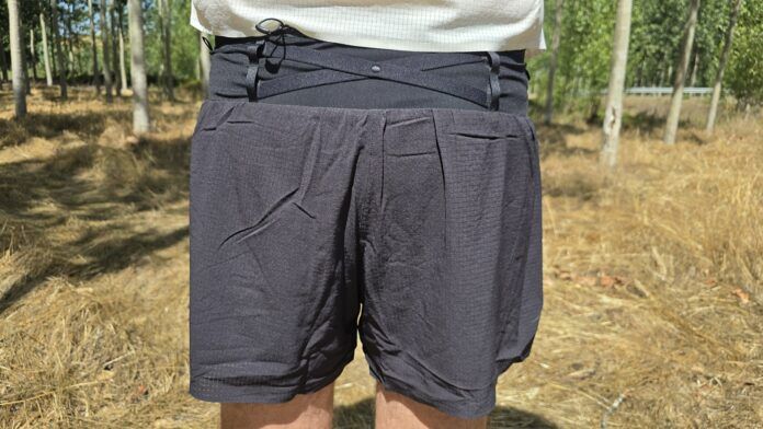 asics fujitrail elite short espalda cordones